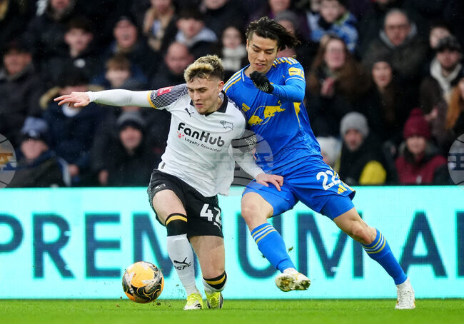 Лийдс започна с победа в турнира за Купата на Англия, Илия Груев започна като титуляр срещу Дарби