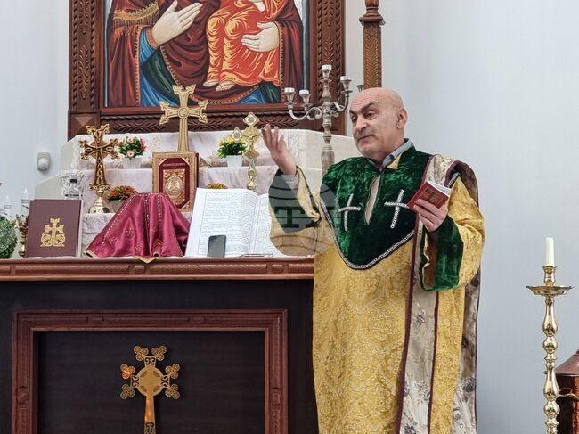 Ямбол - Арменска църква - служба за Рождество