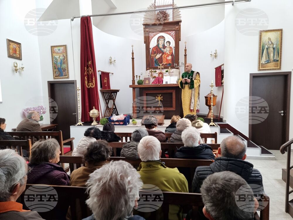 Ямбол - Арменска църква - служба за Рождество