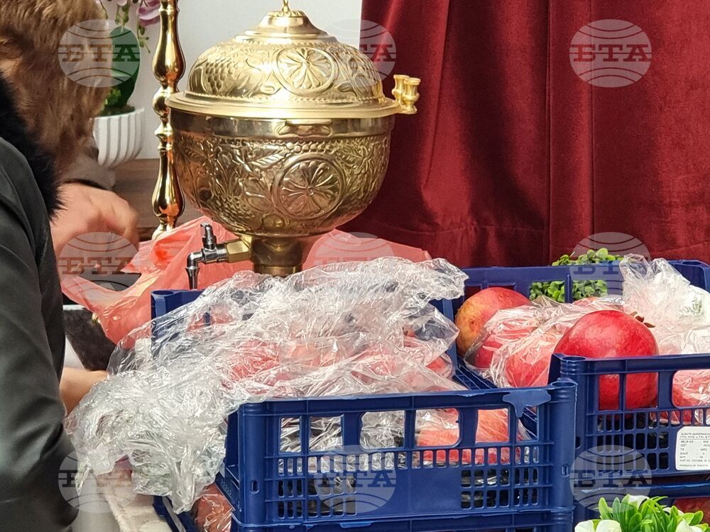 Ямбол - Арменска църква - служба за Рождество