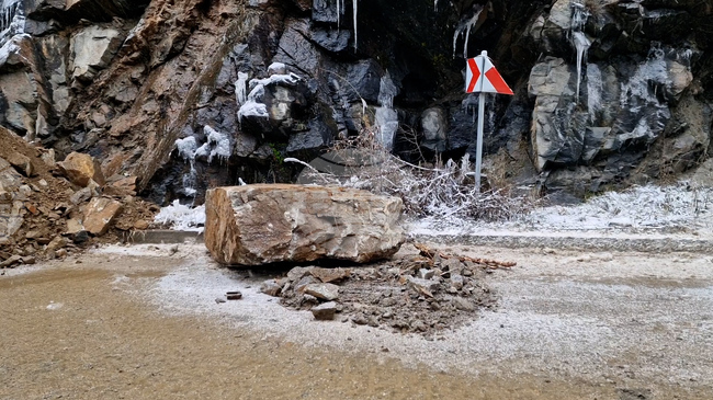 Отпада ограничението за движението на тежкотоварни автомобили с ремаркета и полуремаркета през прохода Превала