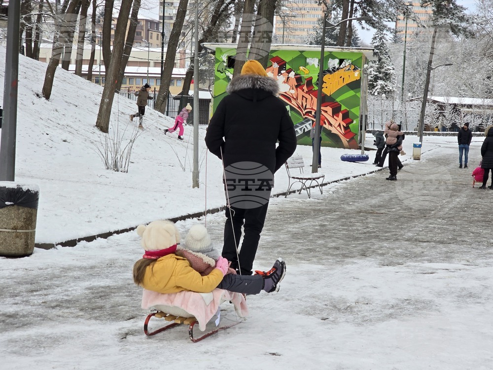 Добрич - улици - парк - сняг