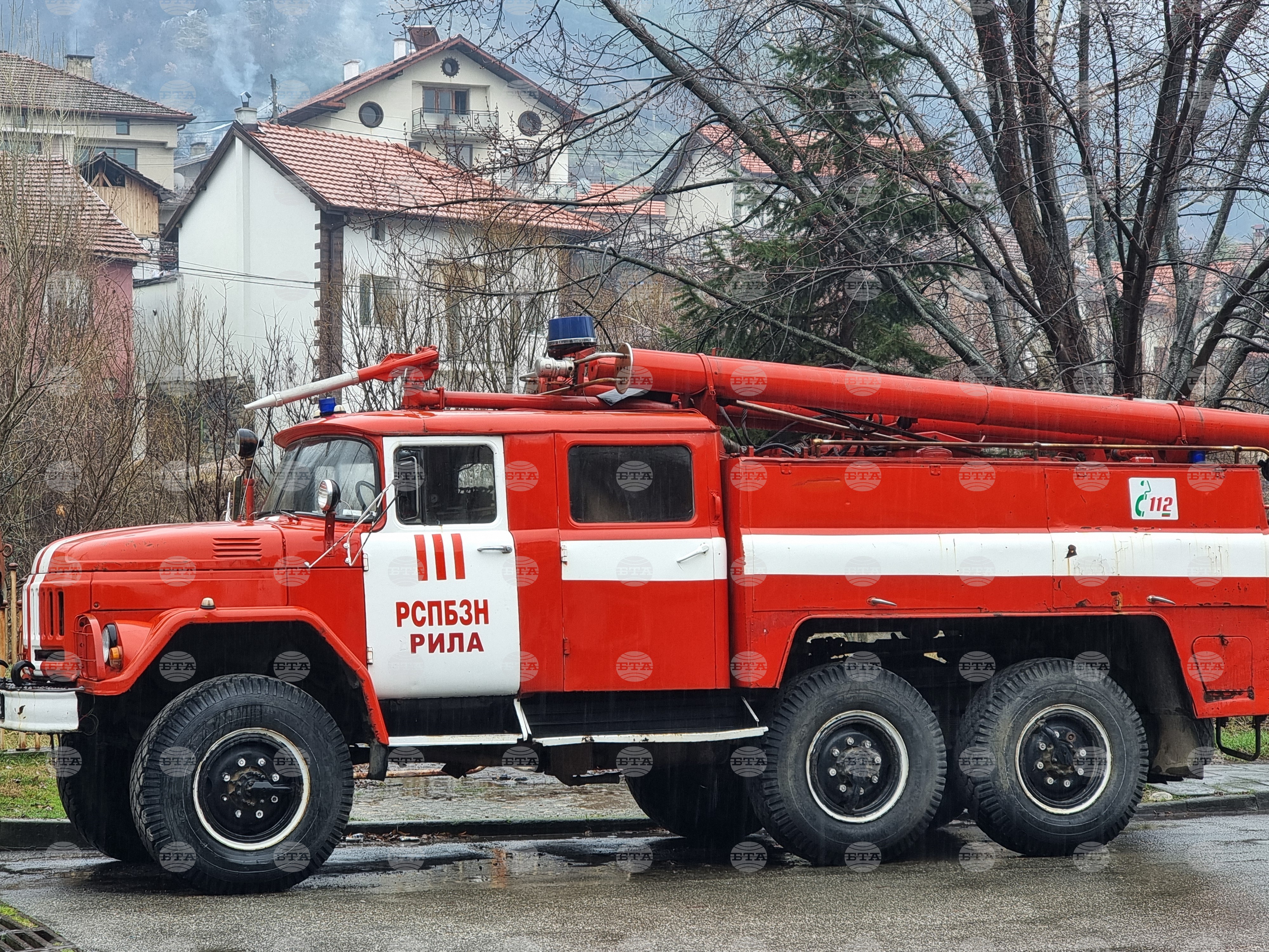Продължава доугасяването на пожара в Рила планина
