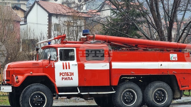 Ликвидирани са общо 65 пожара в страната през изминалото денонощие, пострадала е жена