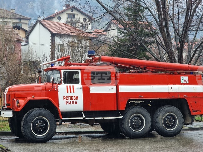 Ликвидирани са общо 65 пожара в страната през изминалото денонощие, пострадала е жена