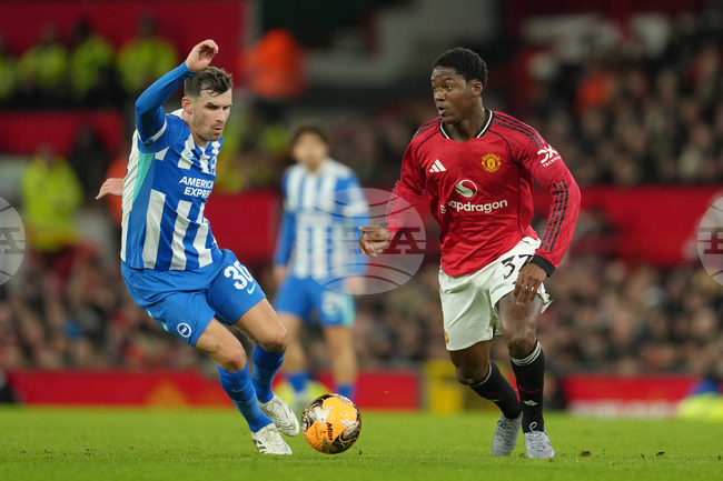 От Манчестър Юнайтед искат да предложат нов договор на полузащитника Коби Мейно