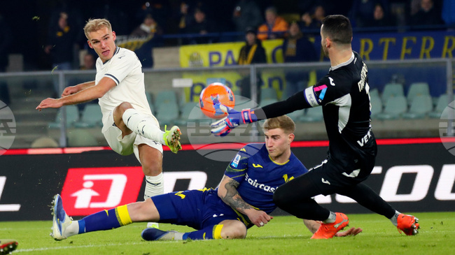 Автогол донесе победата на Лацио при гостуването на Верона