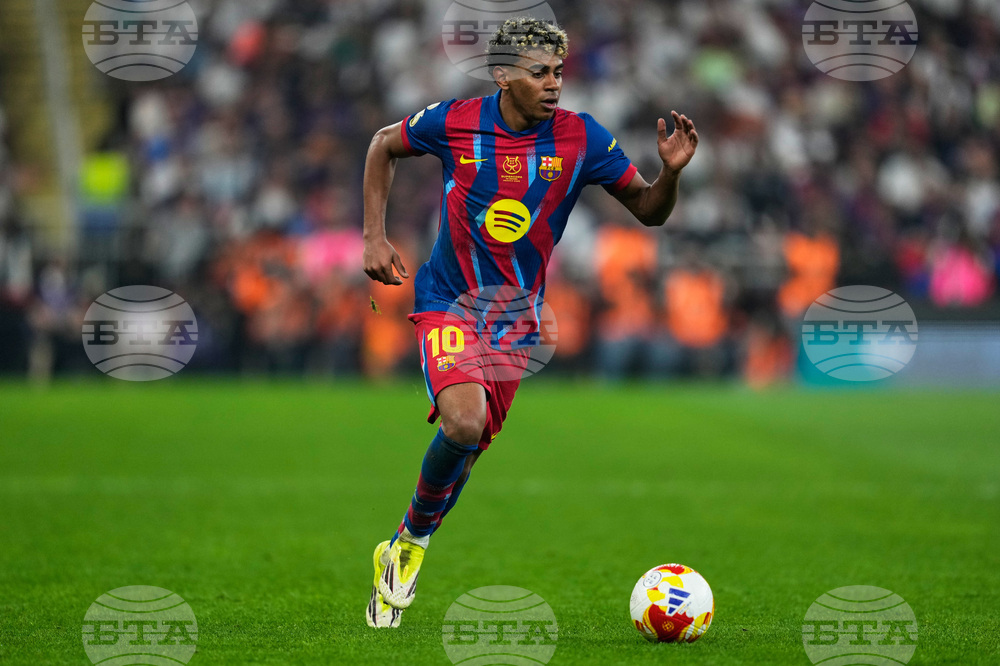 Ламин Ямал е изправен пред най-сериозното предизвикателство в своя живот, сигурен е бившият вратар Сантяго Канисарес