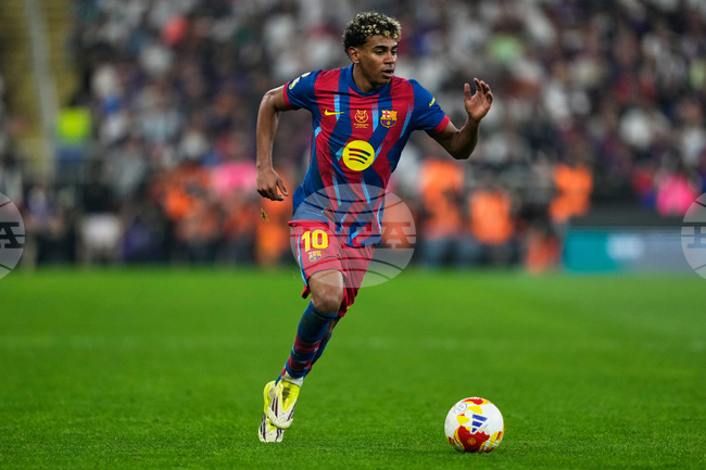 Ламин Ямал е изправен пред най-сериозното предизвикателство в своя живот, сигурен е бившият вратар Сантяго Канисарес