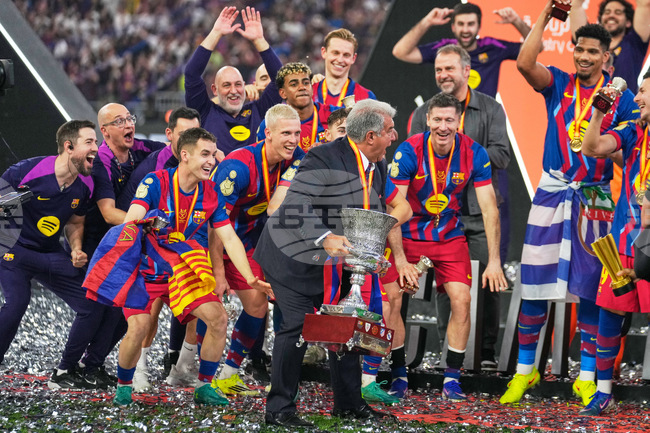 Лапорта: "Донесохме радост на феновете на Барселона"