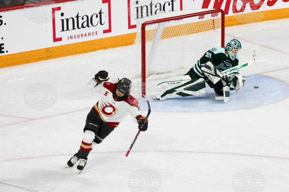 PWHL Fleet Charge Hockey