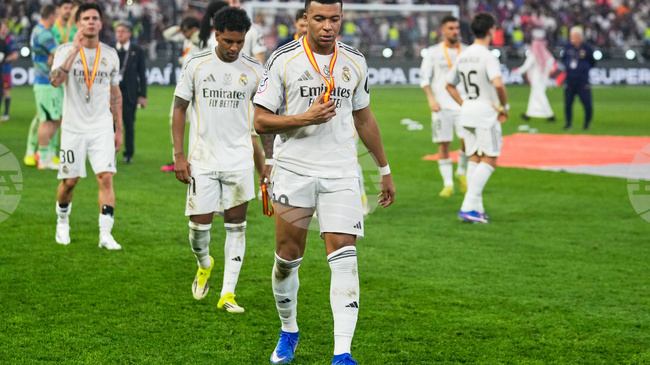 Президентът на Барселона критикува Килиан Мбапе след финала за Суперкупата на Испания