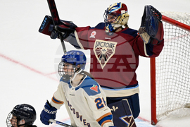 PWHO Goldeneyes Victoire Hockey