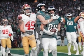 49ers Eagles Football