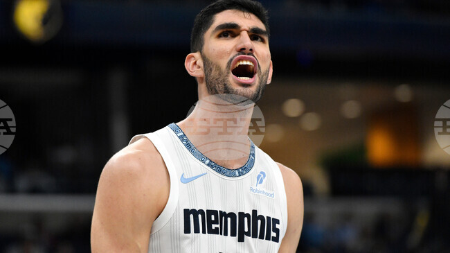 Баскетболистът на Мемфис Гризлис Санти Алдама ще претърпи операция