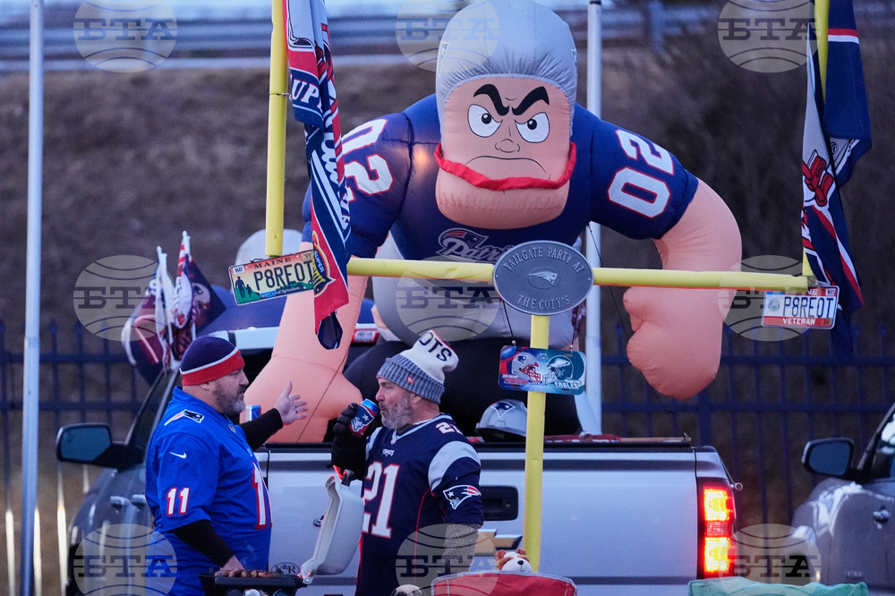 Chargers Patriots Football