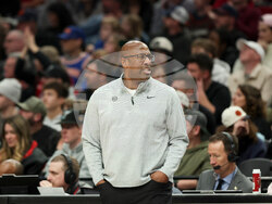 Knicks Trail Blazers Basketball