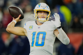 Chargers Patriots Football