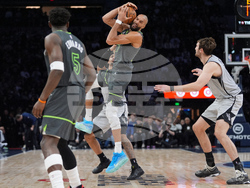 Spurs Timberwolves Basketball