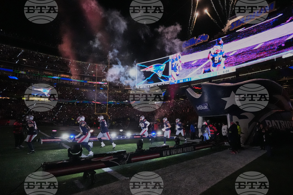 Chargers Patriots Football