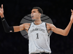 Spurs Timberwolves Basketball