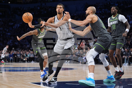 Spurs Timberwolves Basketball