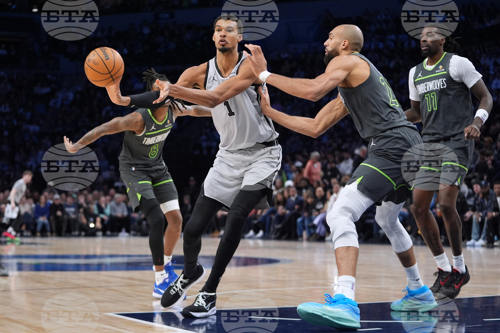 Spurs Timberwolves Basketball