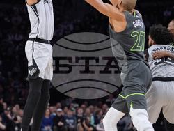 Spurs Timberwolves Basketball