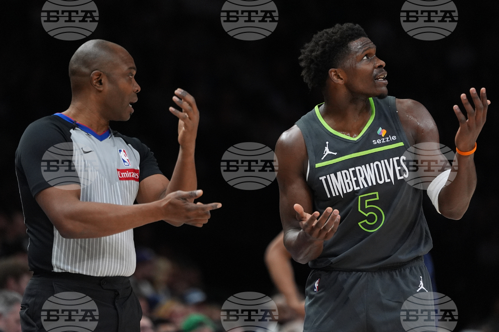 Spurs Timberwolves Basketball