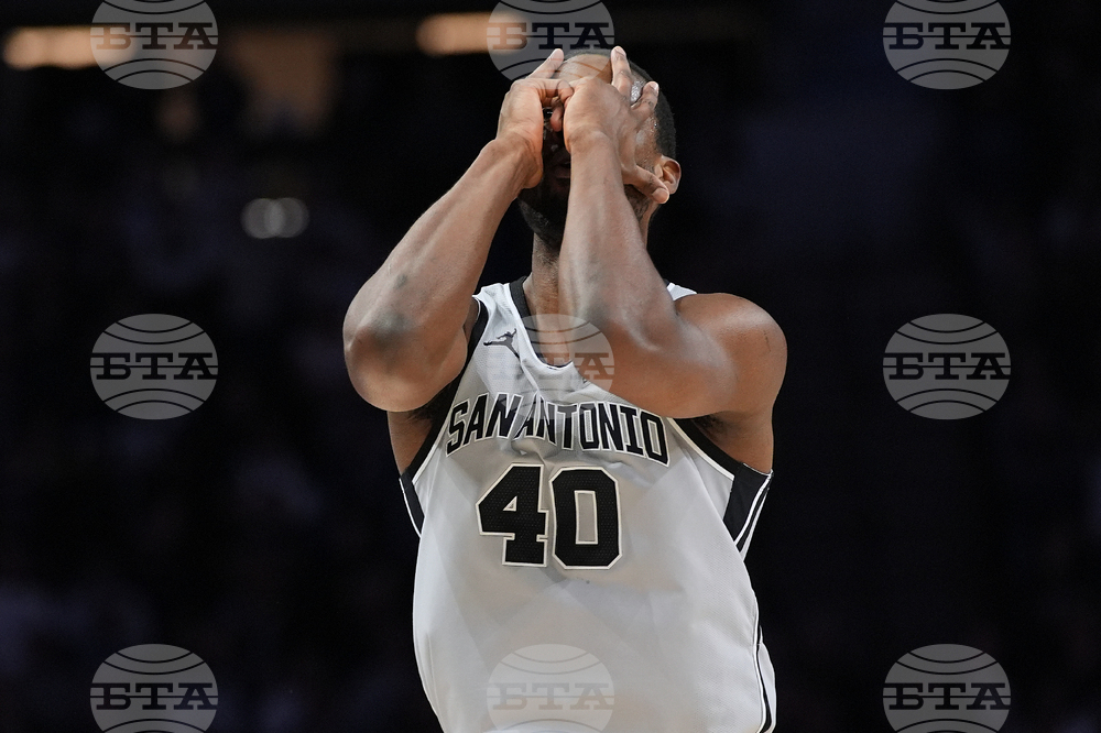 Spurs Timberwolves Basketball