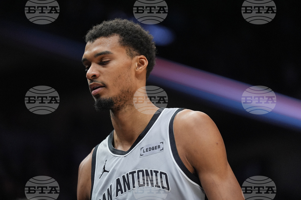 Spurs Timberwolves Basketball