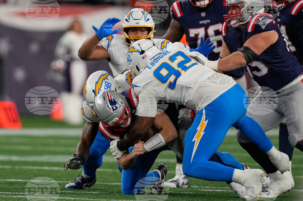 Chargers Patriots Football