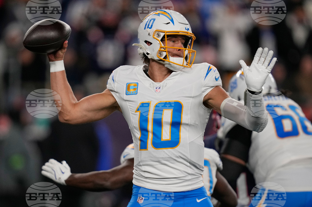 Chargers Patriots Football