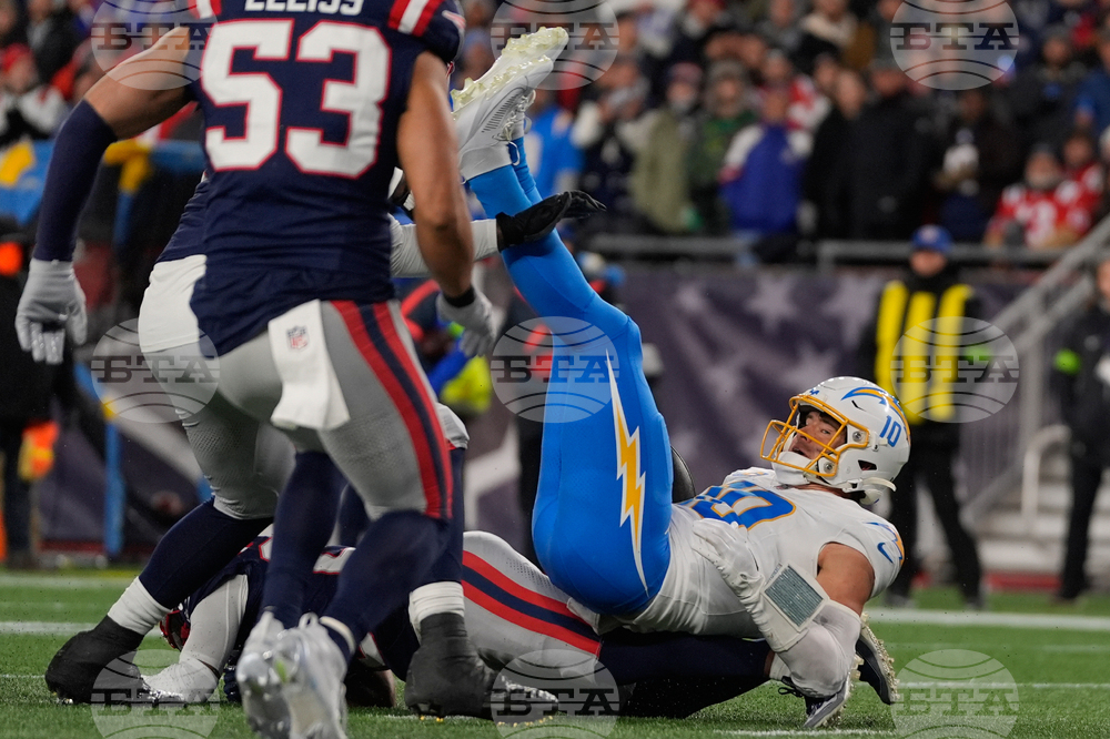 Chargers Patriots Football