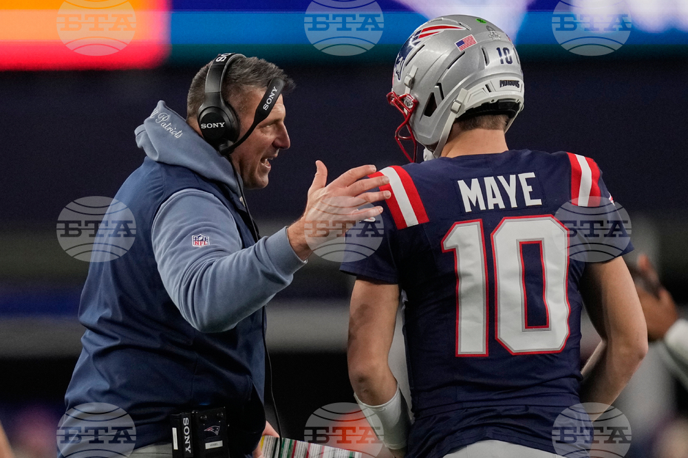 Chargers Patriots Football