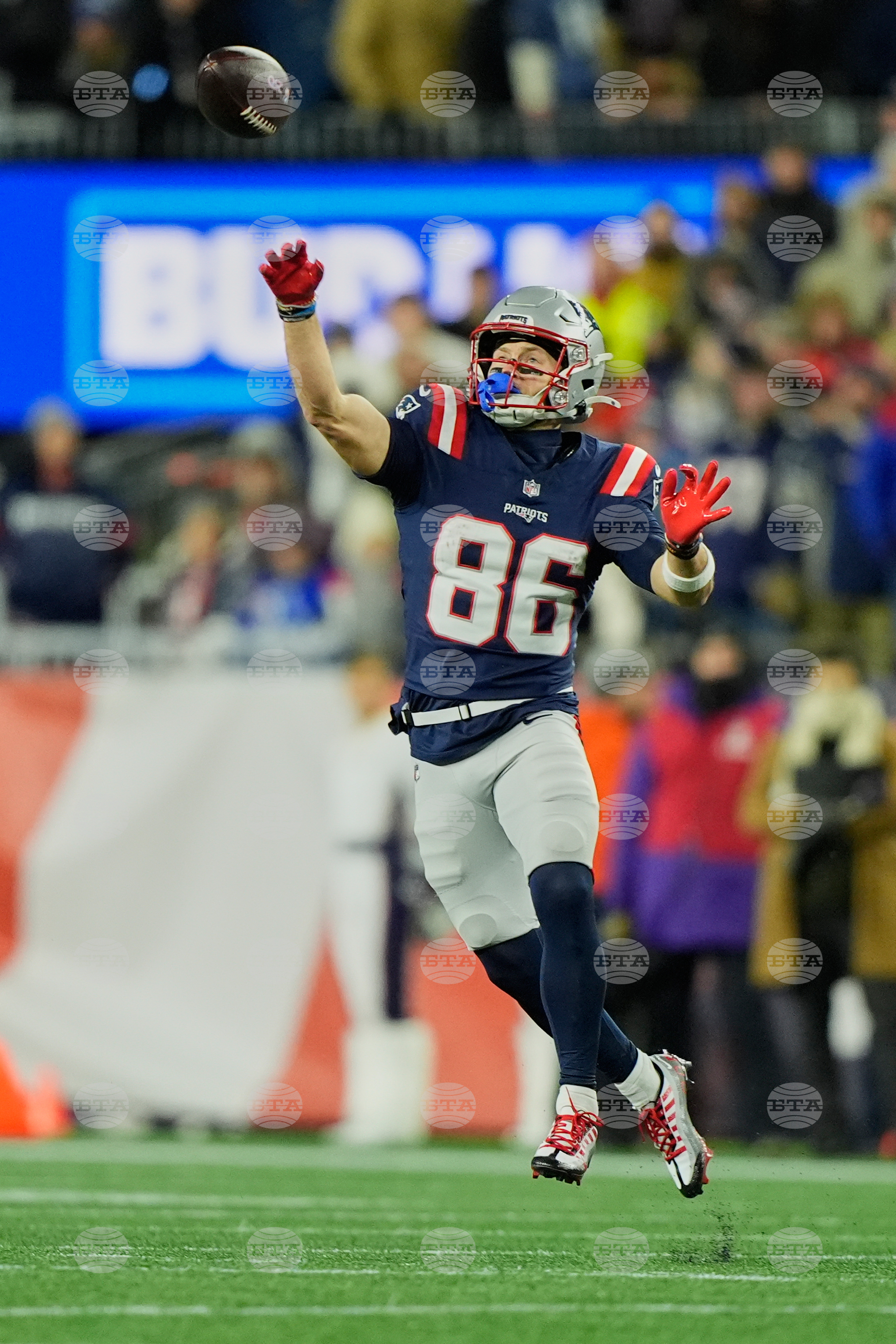 Chargers Patriots Football