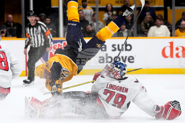 APTOPIX Capitals Predators Hockey