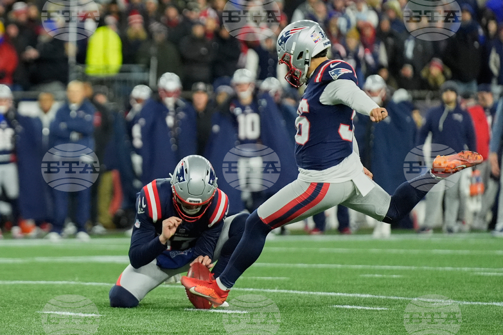 Chargers Patriots Football