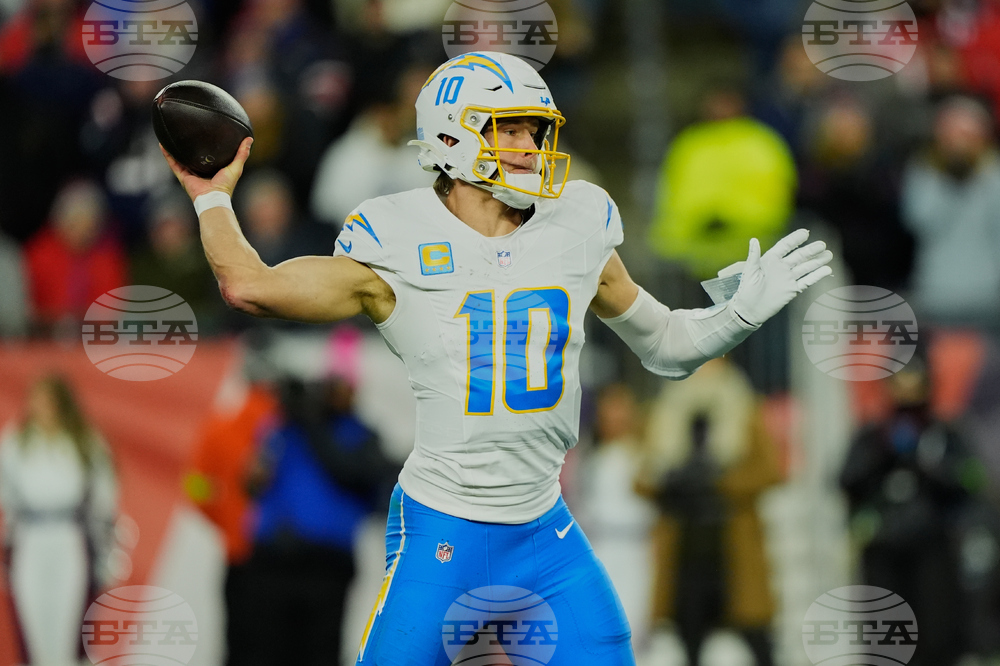 Chargers Patriots Football