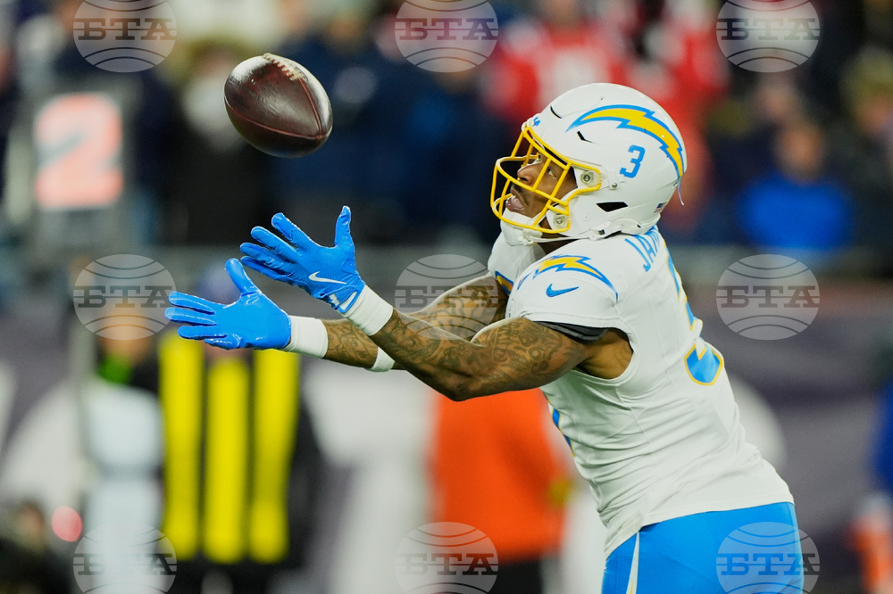 Chargers Patriots Football