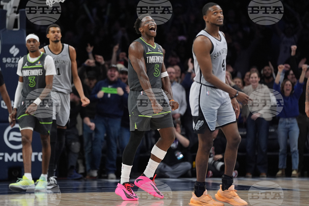 Spurs Timberwolves Basketball