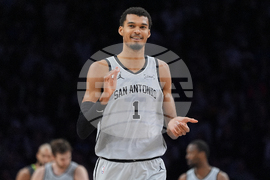 Spurs Timberwolves Basketball