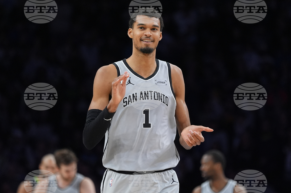 Spurs Timberwolves Basketball