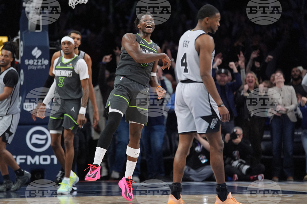 Spurs Timberwolves Basketball