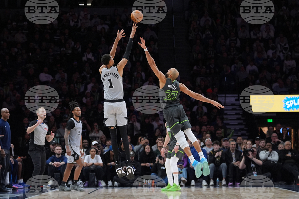 Spurs Timberwolves Basketball