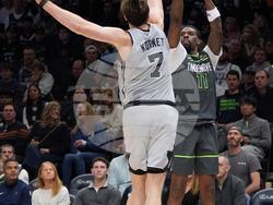 Spurs Timberwolves Basketball