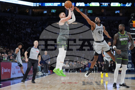 Spurs Timberwolves Basketball