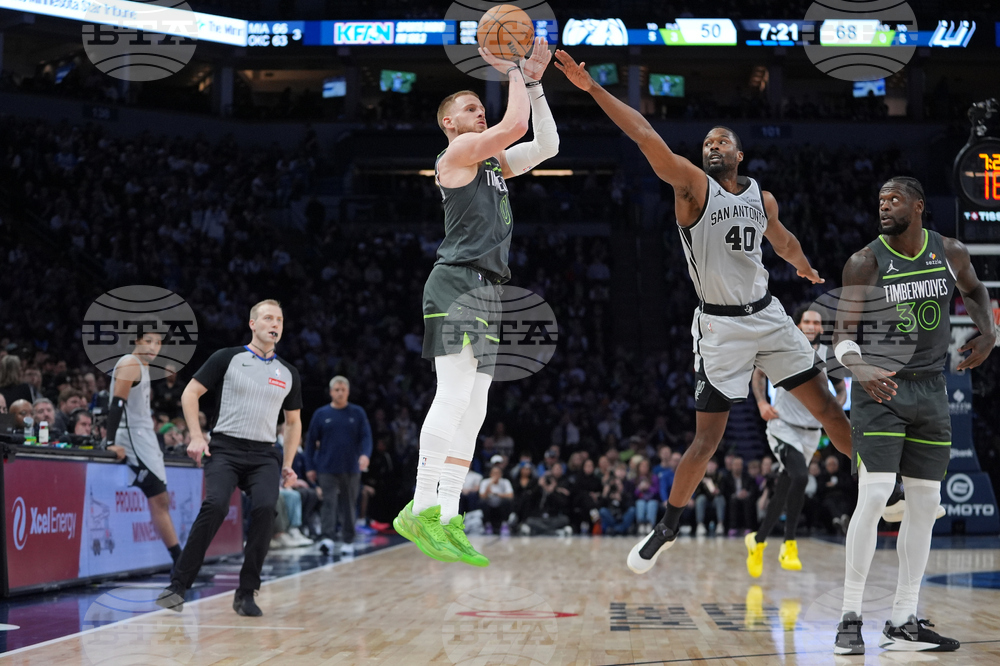 Spurs Timberwolves Basketball