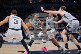 Spurs Timberwolves Basketball