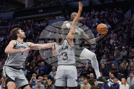 Spurs Timberwolves Basketball